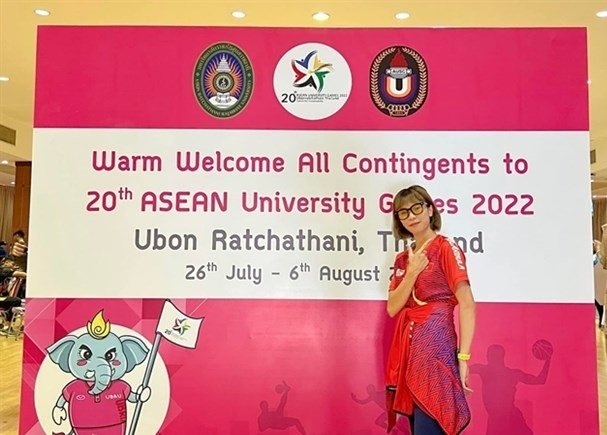 Doan Thu Hang wins the women's 3,000m steeplechase in her ASEAN University Games debut.