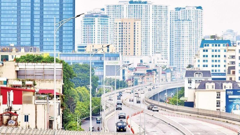 After its completion, Ring Road 2 (section from Vinh Tuy Bridge to the Vong intersection) will be connected to the section of the So intersection which has been exploited previously, contributing to reducing traffic congestion on the Truong Chinh, Dai La and Minh Khai routes. (Photo: My Ha)