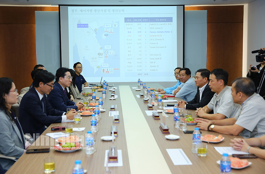 Delegation of Asan city pays factfinding trip to second factory of Hyundai Thanh Cong Vietnam