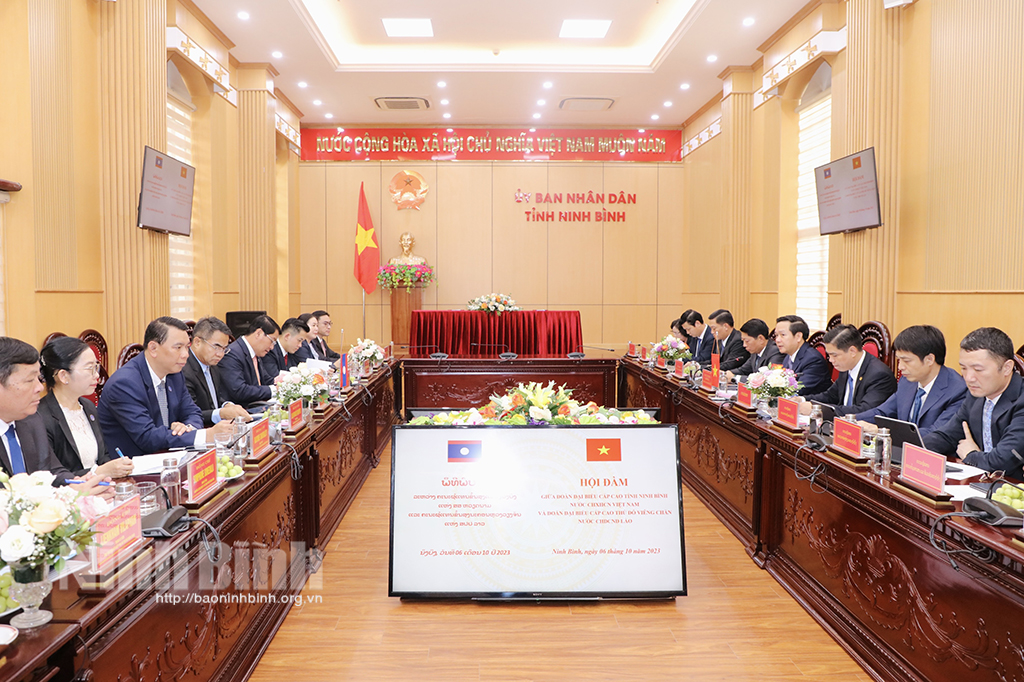 Ninh Binh signs MoU on cooperation with Vientiane