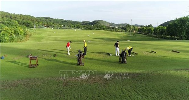Boasting diverse terrain, magnificent landscapes, unique historical and cultural values, Ninh Binh has great potential to develop this type of tourism. (Photo: VNA)
