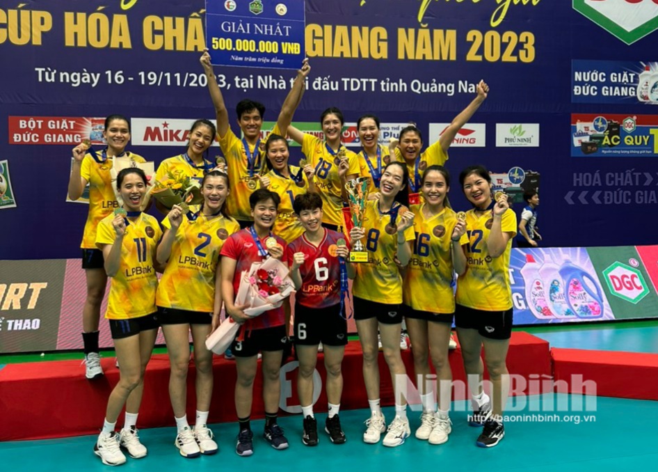 Ninh Binh LienVietPostBank made their history when the squad won the championship for the first time.