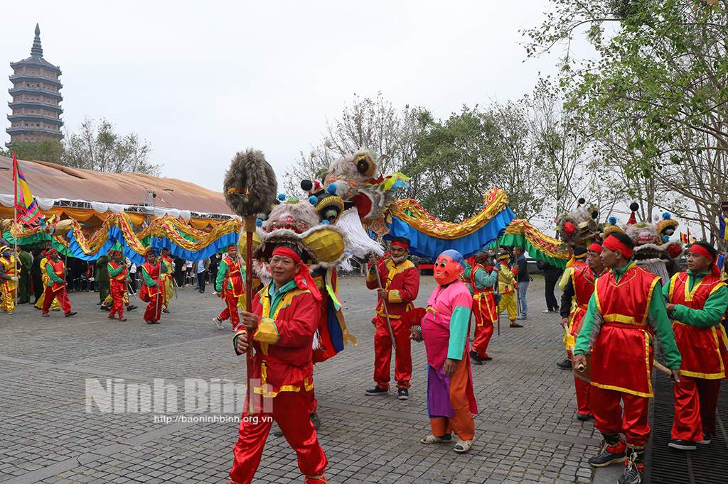 Dragon dancing at the event.