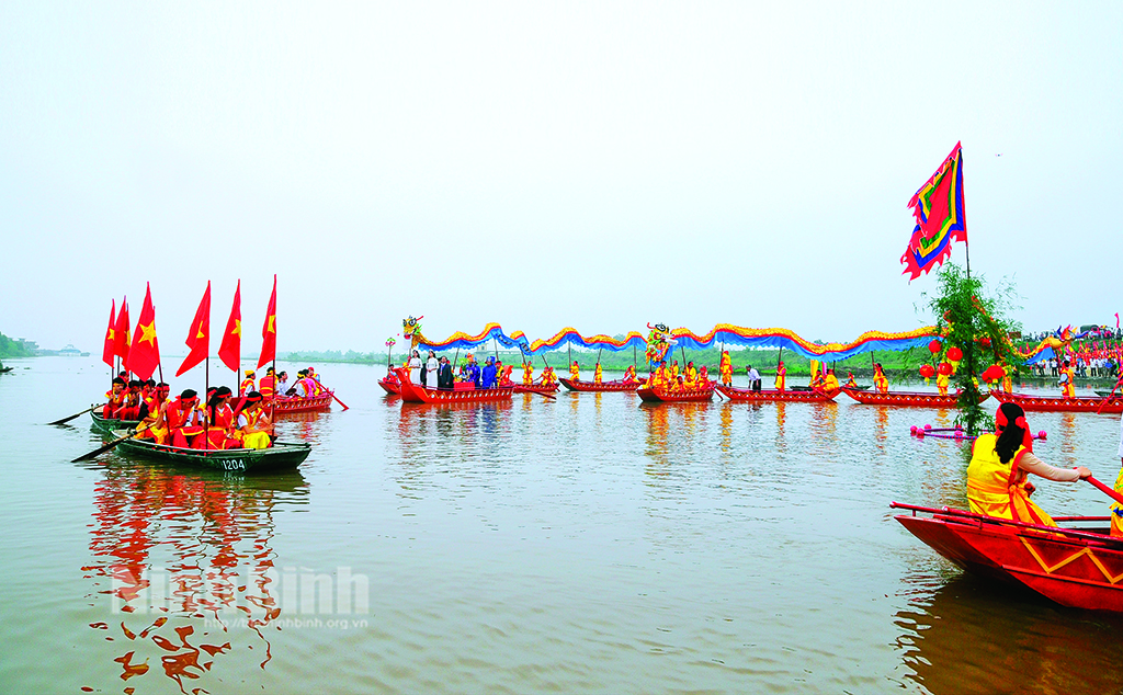 Ninh Binh busy with spring festivals
