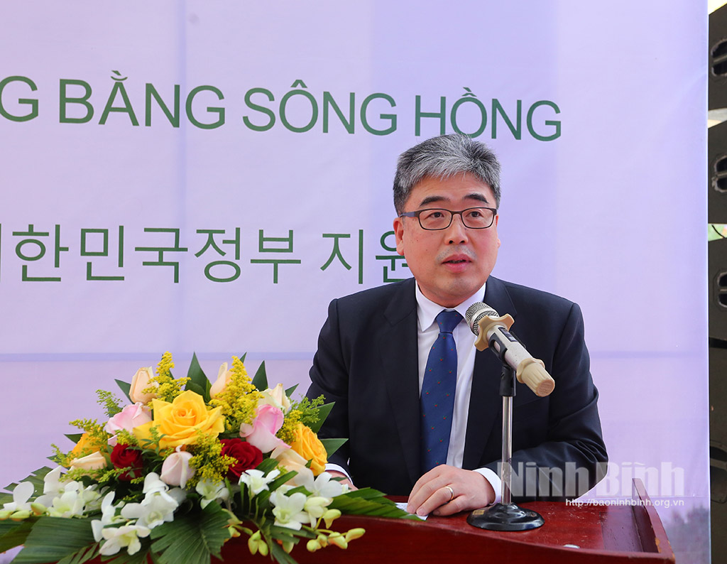 RoKfunded mangrove restoration project launched in Ninh Binh