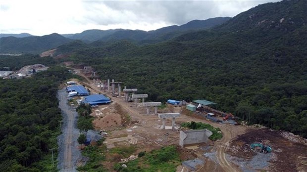 Construction of Cam Lam - Vinh Hao section, one of the 11 projects under the first phase of the mega North-South expressway. (Photo: VNA)