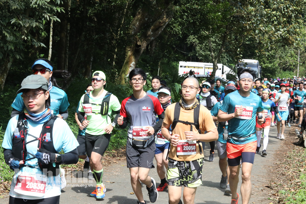 Runners take part in Cuc Phuong Jungle Path 2022.