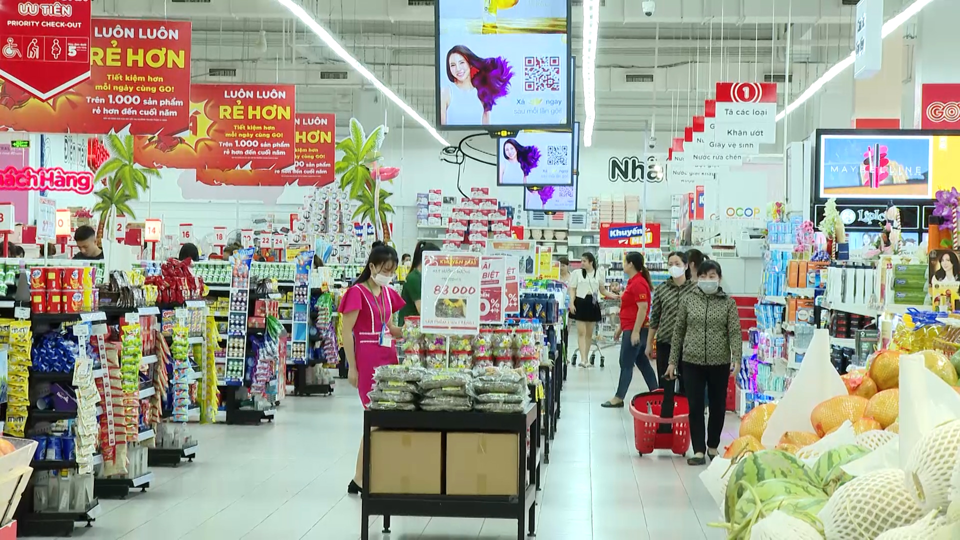 Trade and service sectors continue to flourish