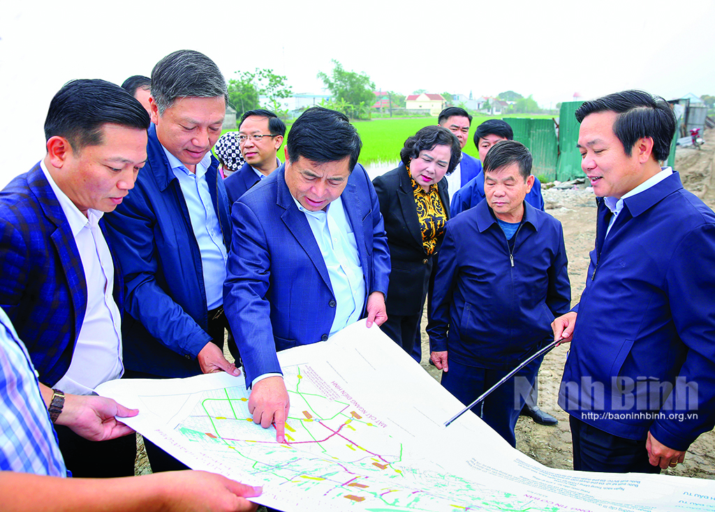 Delegation of Ministry of Planning and Investment inspects preparation for Ninh Binh Hai Phong expressway project