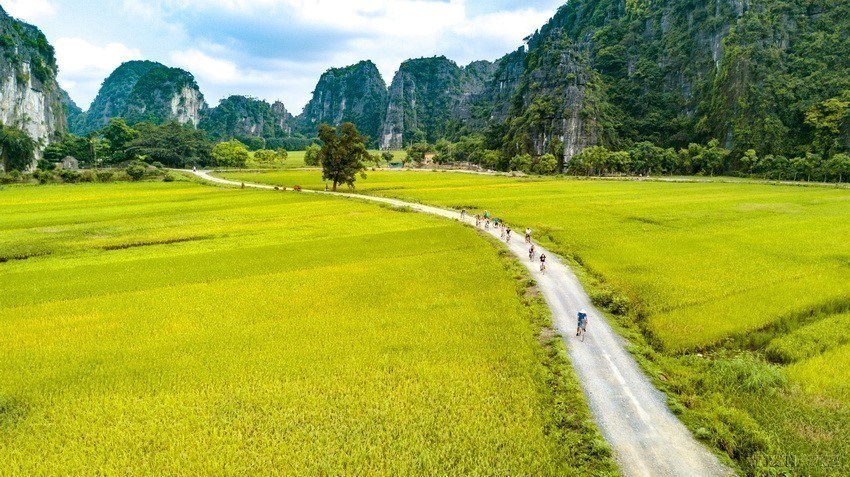 Tam Coc Bich Dong tourist area Ha Long Bay on land