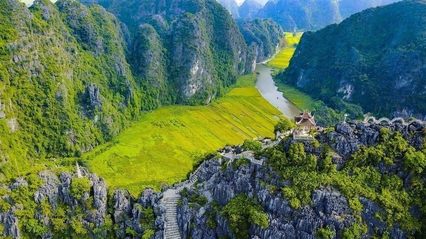 Tam Coc - Bich Dong tourist area: "Ha Long Bay on land"