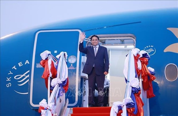 Prime Minister Pham Minh Chinh arrives in Laos for 4th MRC Summit. (Photo: VNA)