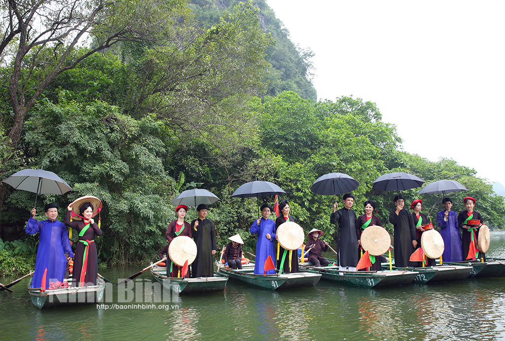 Thousands of people flock to Trang An Festival 2023