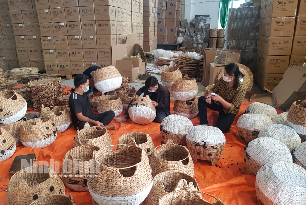 Craft villages have created stable jobs for local people.