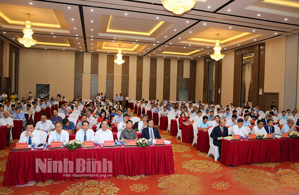 Delegates at the seminar.