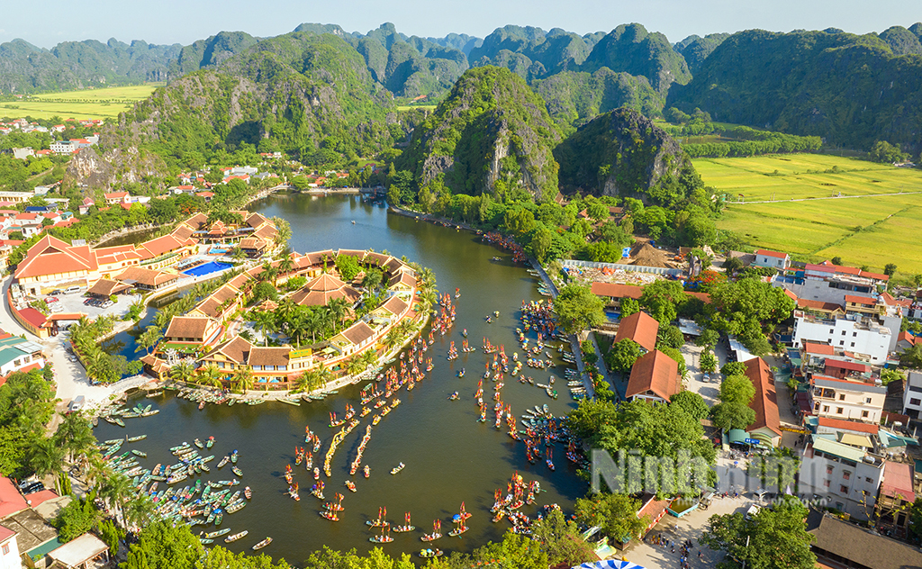 Tam Coc landscape.
