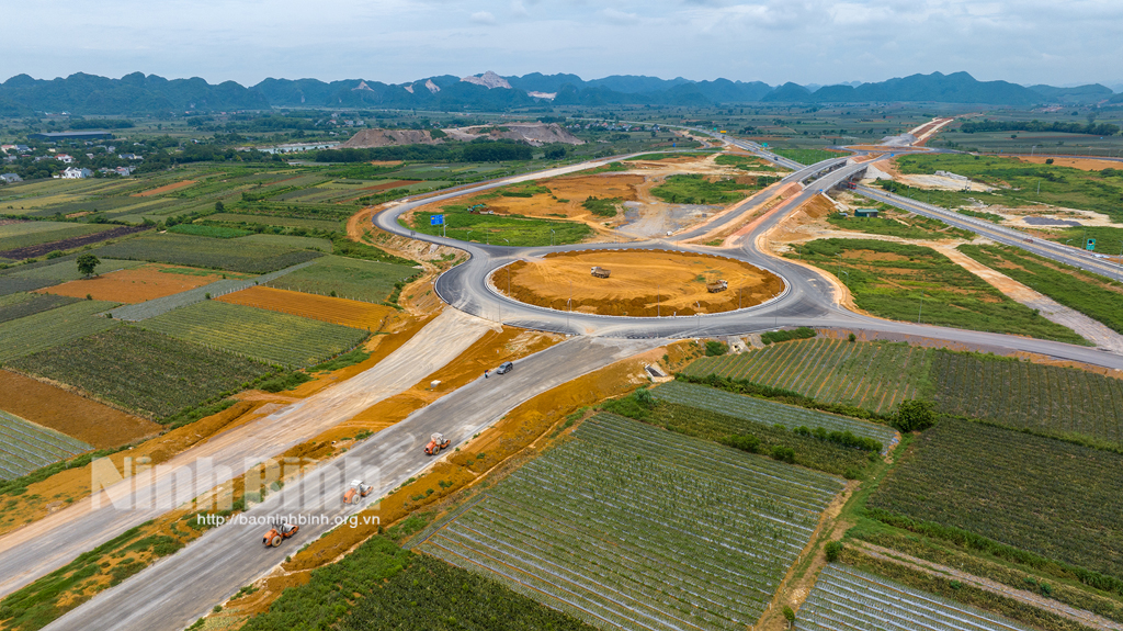 Ninh Binh determined to build modern and synchronic transport infrastructure for rapid and sustainable development