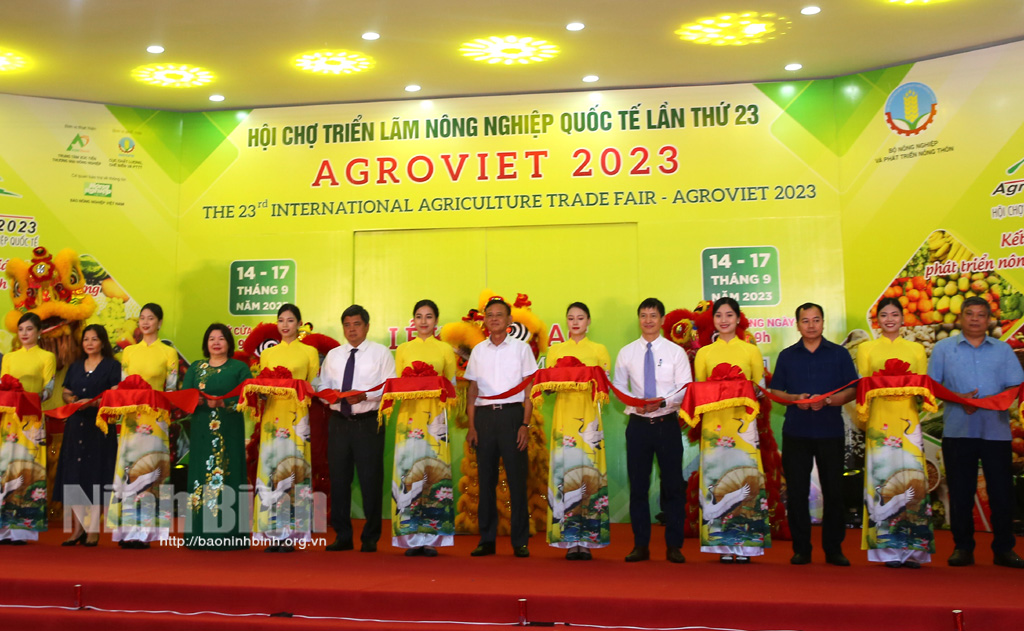 Representatives from agencies at the opening ceremony of the AgroViet 2023.