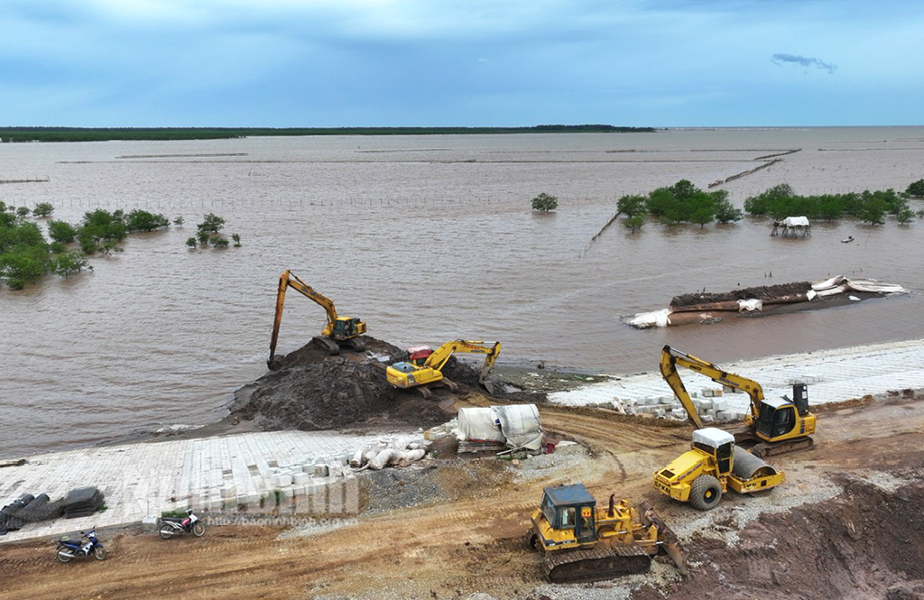 Binh Minh 4 dyke expected to facilitate socioeconomic development in Kim Son