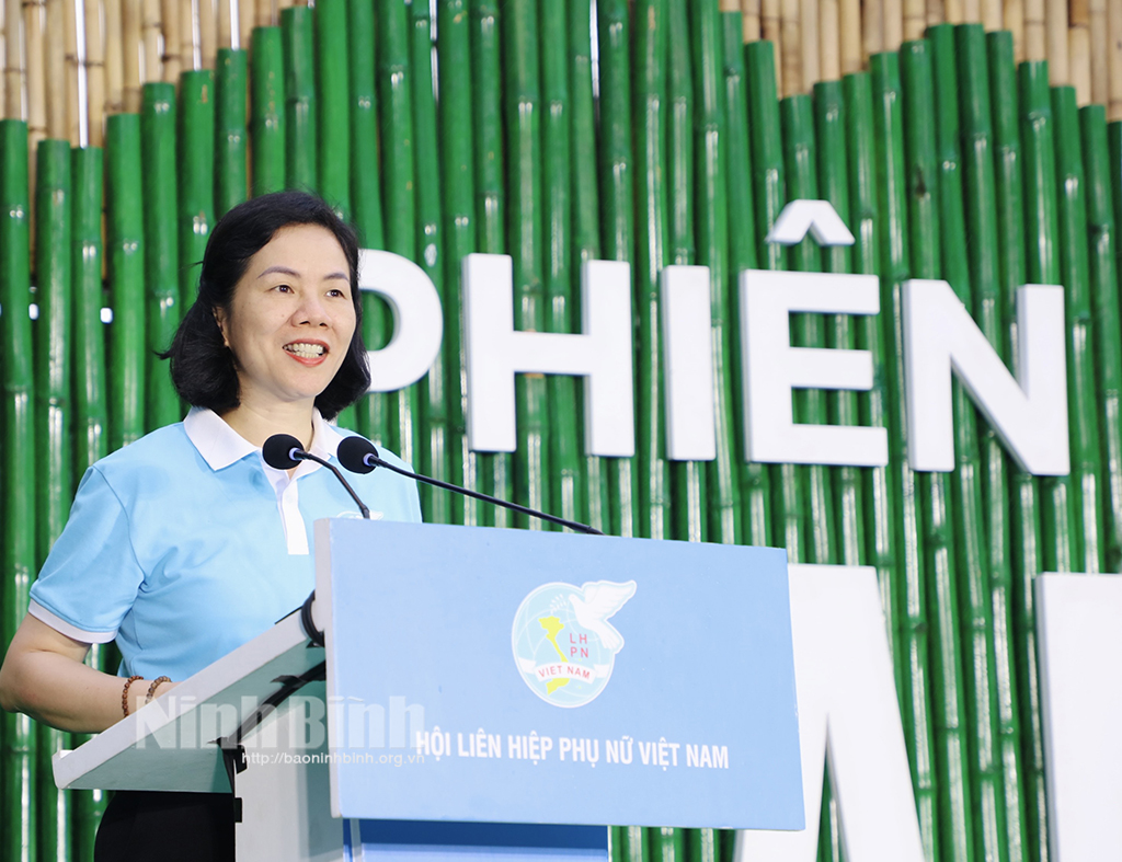 Green market protecting the rural environment held in Ninh Binh