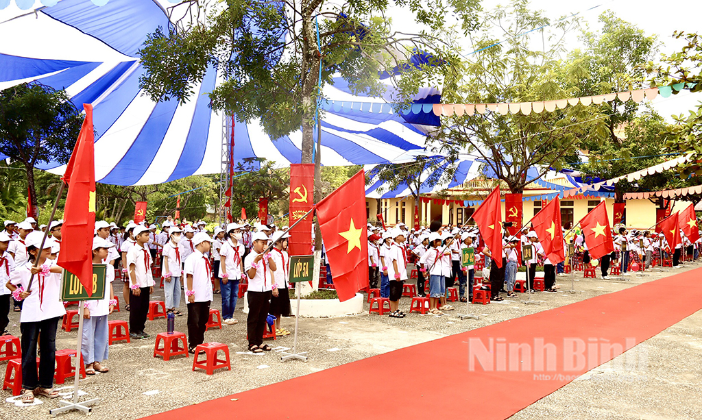 Over 262000 students attend opening ceremony for new school year