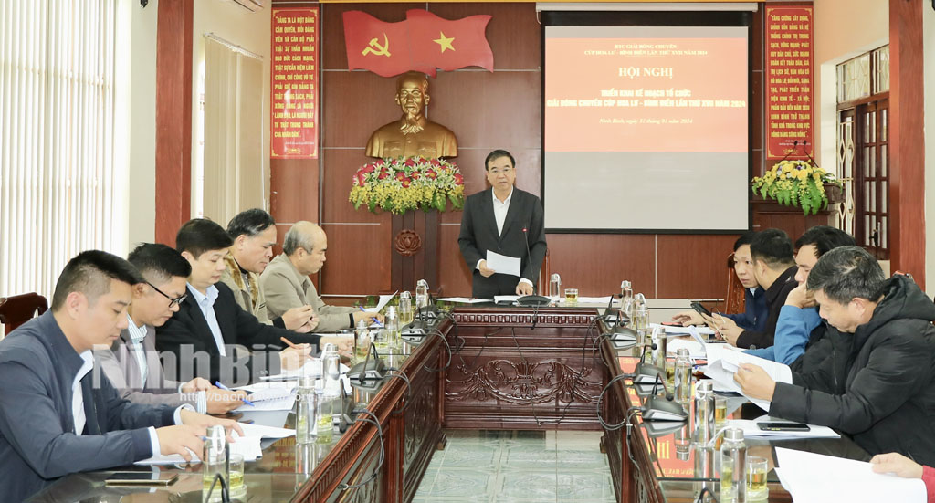 The organising board held meeting to implement tasks for preparation of Volleyball Championship Hoa Lu - Binh Dien Cup 2024.
