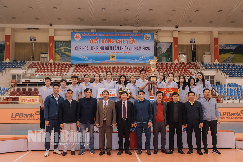 The hosts women's LPBank Ninh Binh wins the championship for the first time.